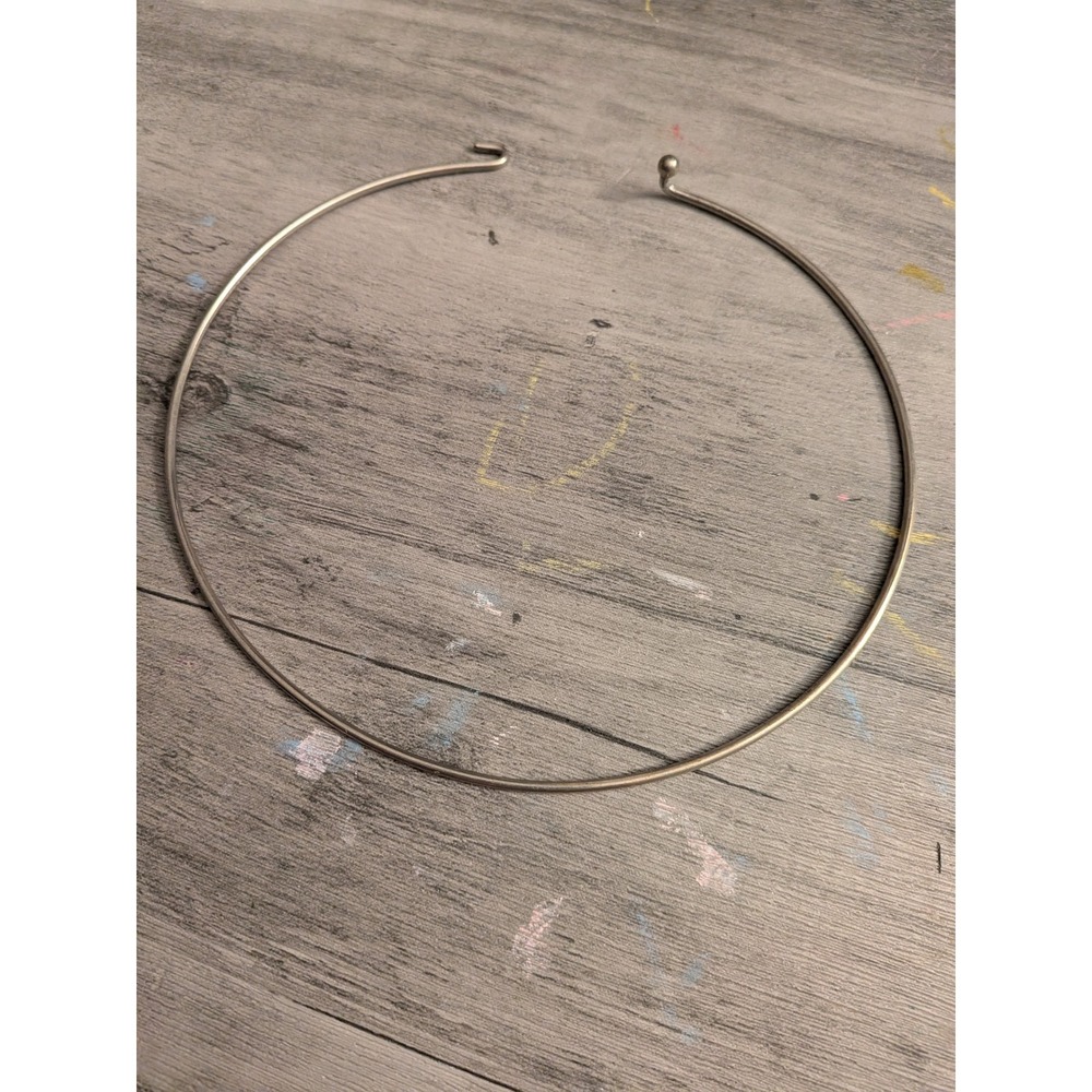 Minimalist Silver Tone Wire Collar Necklace Rigid Round Choker Hook Closure